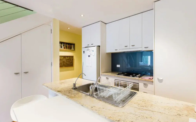 ALEXANDER, 2BDR South Melbourne House