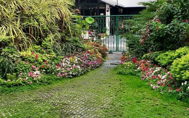 Siriwan House