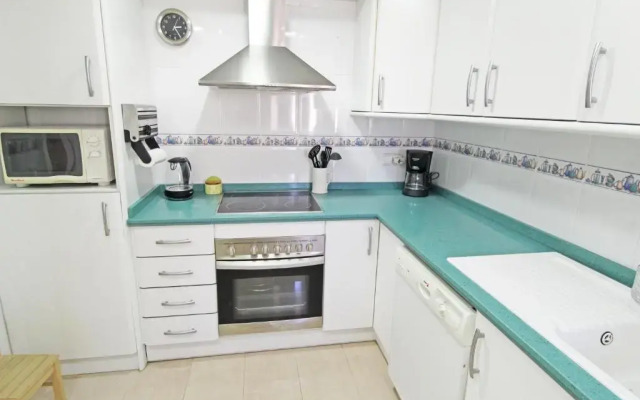 1a línea Playa San Juan. Vistas. Piscina. BBQ. Gym