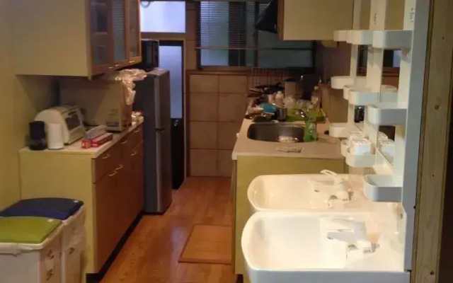 Shin-Osaka Backpacker's Hostel