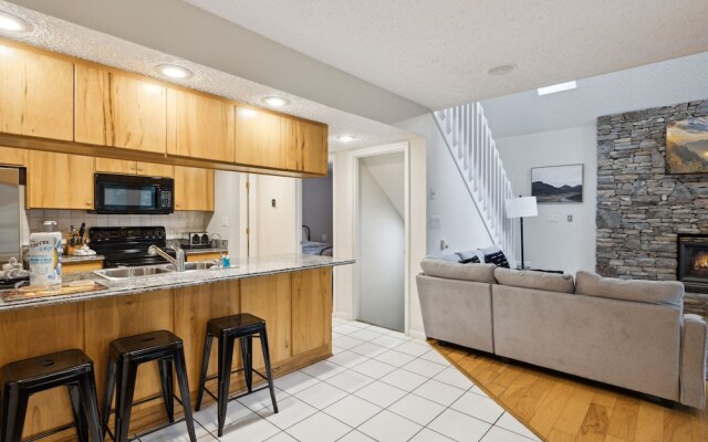 Valley Heights 3 Bedroom Home by RedAwning