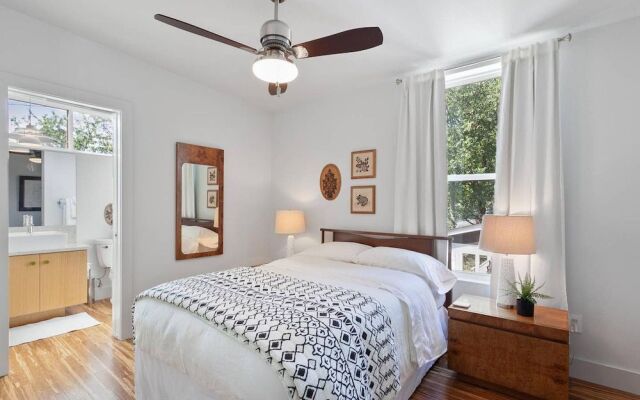 The Local - 2 Blocks to DT Fay - Walk Everywhere!