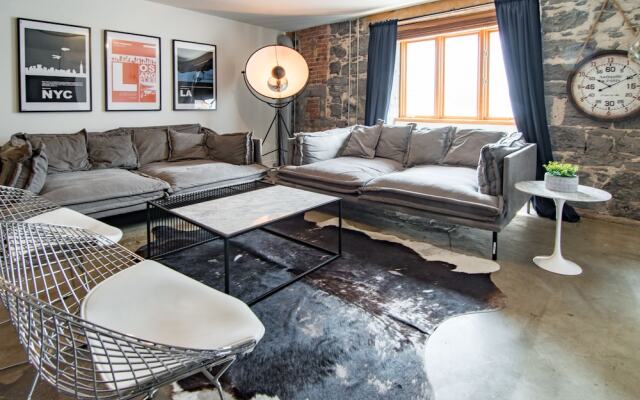 1821 Industrial Loft in Old Port by Nuage