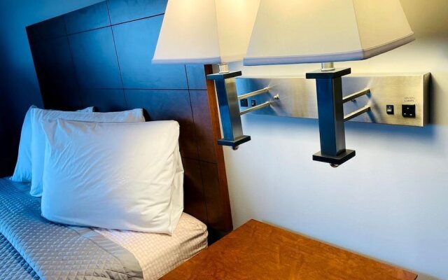 Commodore Perry Inn and Suites