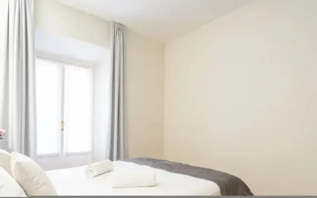 White Flat in Como City Center