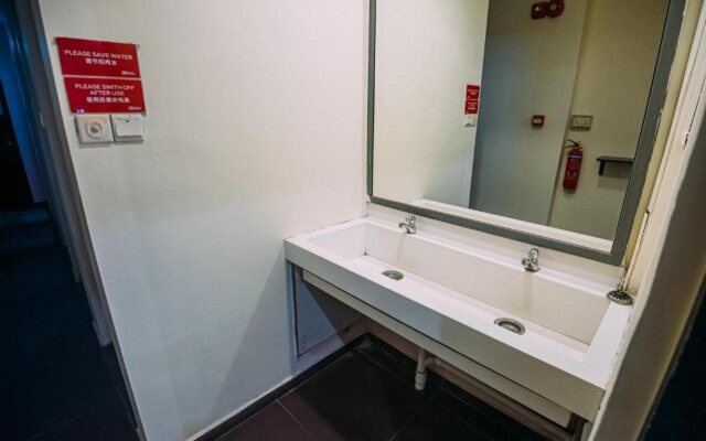 Bluewaters Pods 38 Hongkong St