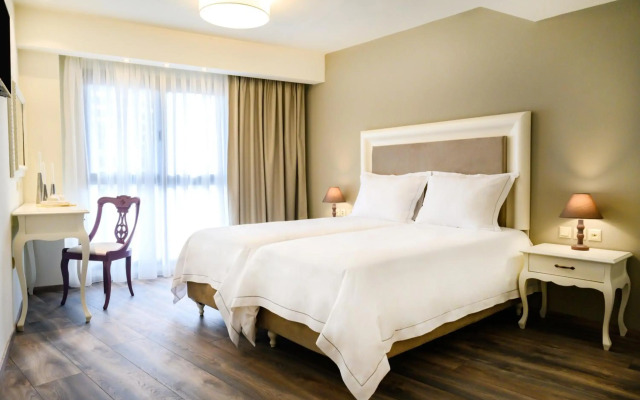 Emerald Suites