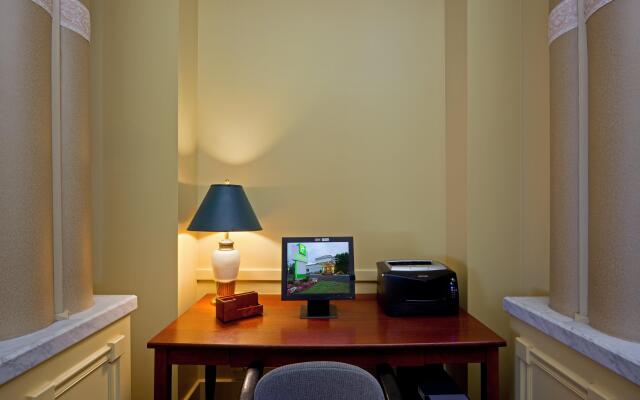 Holiday Inn Salem - I-93 at Exit 2 by IHG