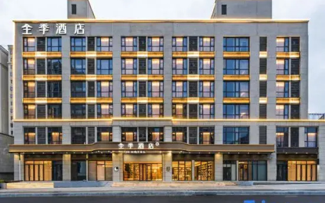 JI Hotel (Nanchang Wanli Meiling Avenue)