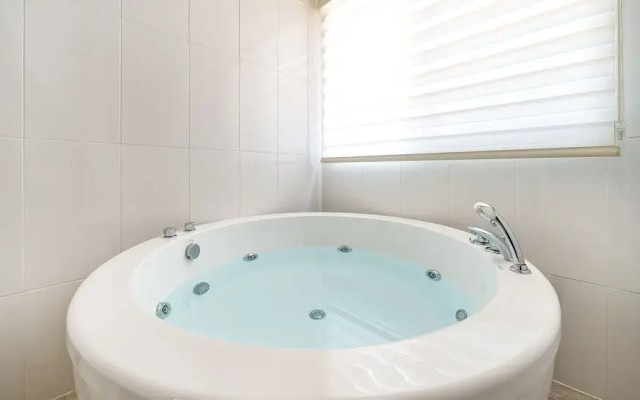 Gyeongju Nollowa Spa Pension
