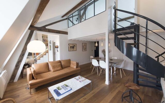 Eiffel Tower Duplex