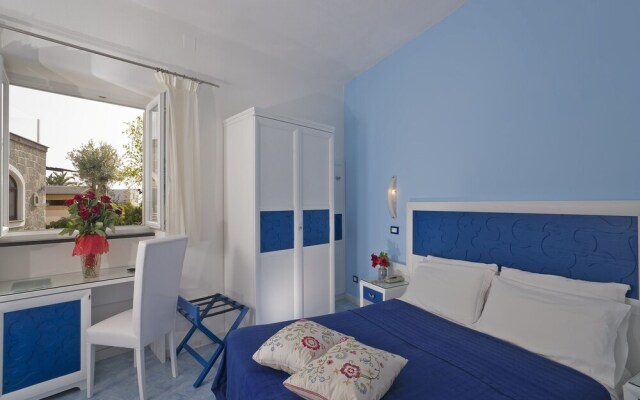 Room in B&B - Ischia-forio Above the Poseidon Gardens, 3 People N5472