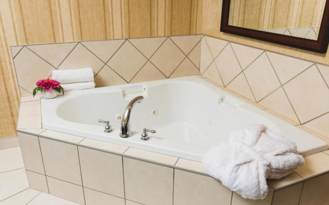 Redwood Inn & Suites - Grande Prairie