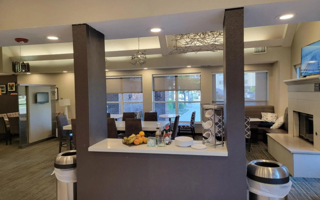 Residence Inn by Marriott Indianapolis Airport