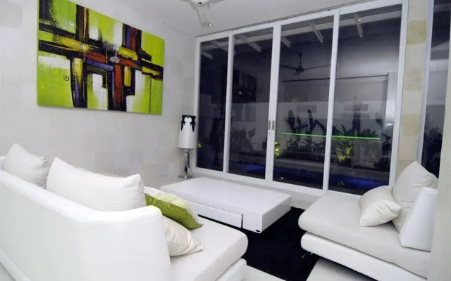Villa Rumah Putih