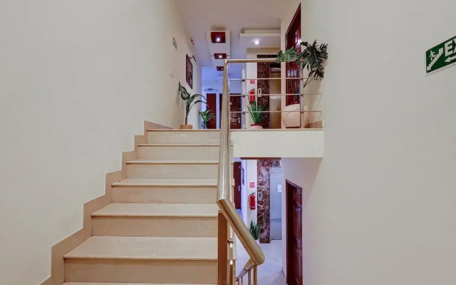 Fabhotel B Stays