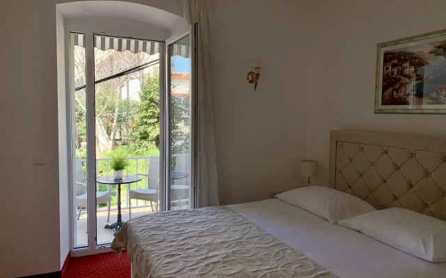 Hotel Adriana