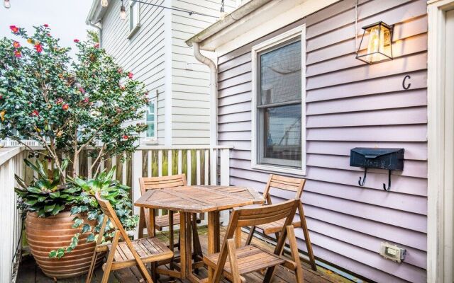 Spacious Apartment Downtown