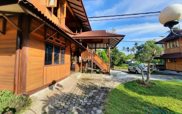 Hotel Besar Bulan Baru - Senggigi