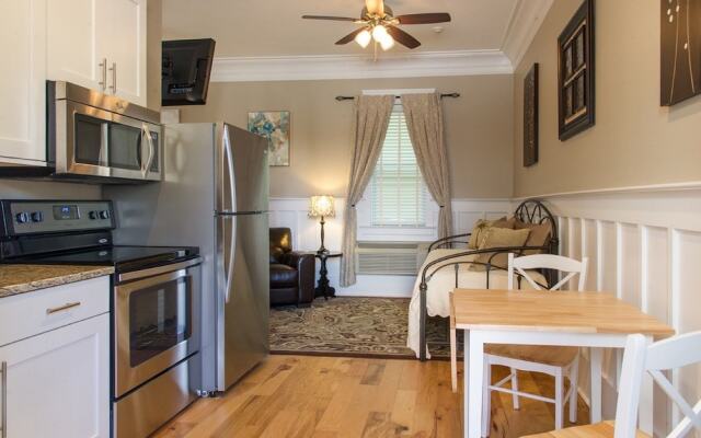 The Palmetto House Inn