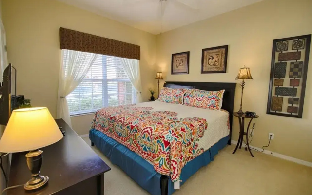 8960 Paradise Palms