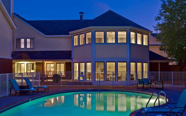 Sonesta Simply Suites Cleveland Airport