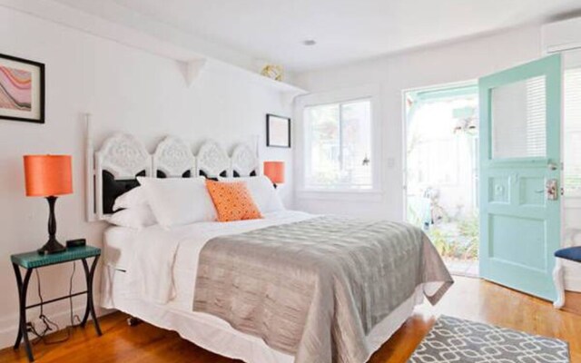 Abbot Kinney Apartment