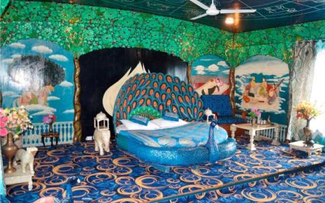 Houseboat 1002 Nights