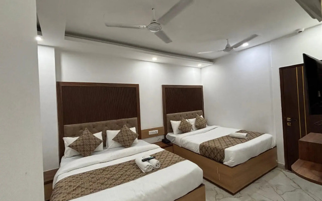 Hotel Chopra International