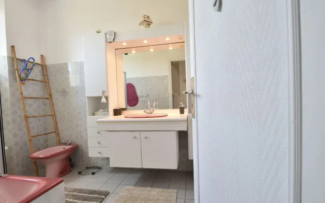 Modern Holiday Home in Clohars-carnoët With Beach Near