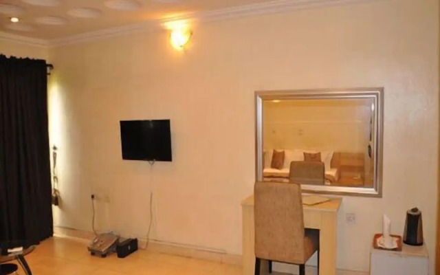 Solitude Hotel Yaba