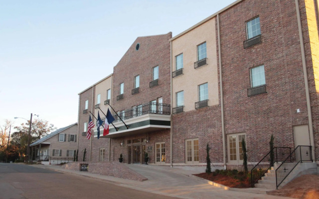 Chateau Saint Denis Hotel