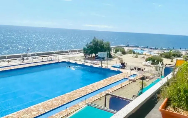 Suite SeaSide Home - Fronte Mare con piscina