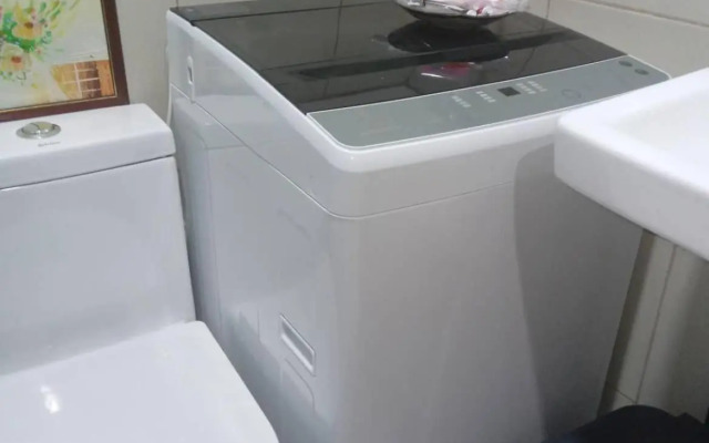 Paranaque SM-Sucat Field Res. Bldg 5, 2/F, 2BR with Balcony