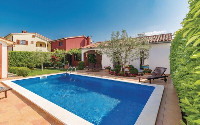 Nice Home in Fazana With Wifi and 2 Bedrooms