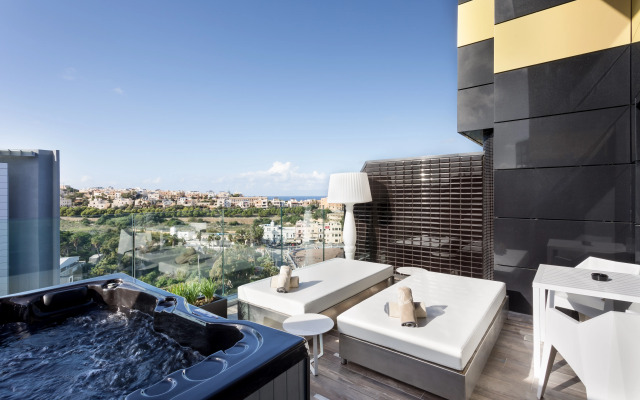 H Hotel