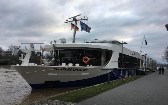 Select MS Charles Dickens - Neuss
