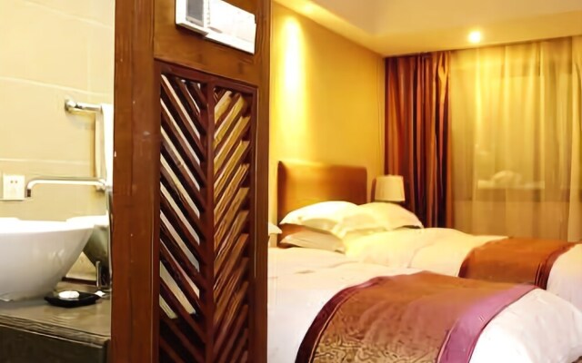 Goldenplam Hotel