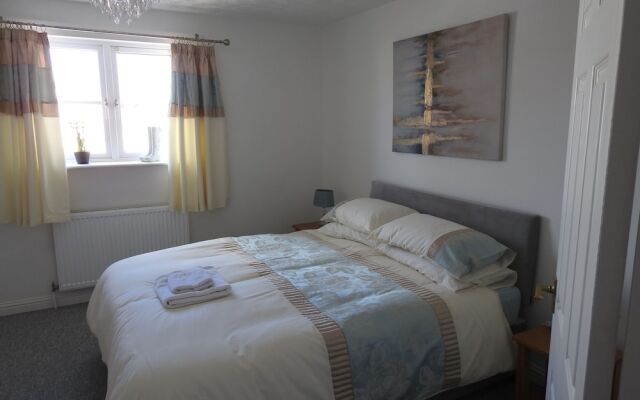 Charming 2-bed House in Torquay