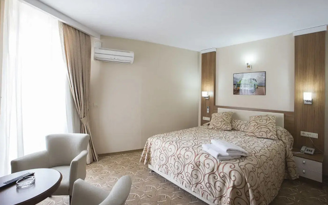 Seyhan Sarus Otel
