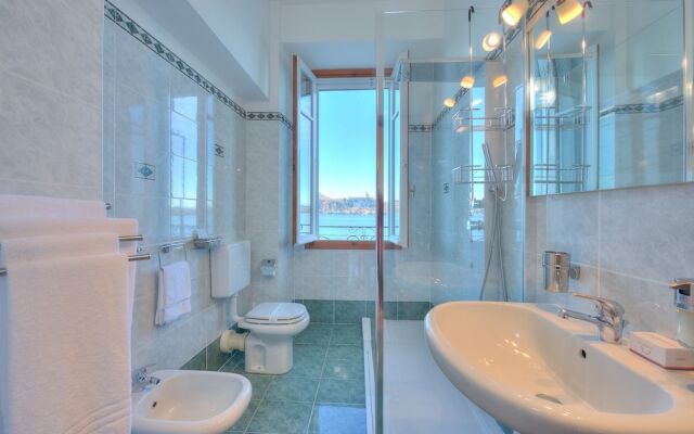 Lago Magico Pied Dans L' Eau