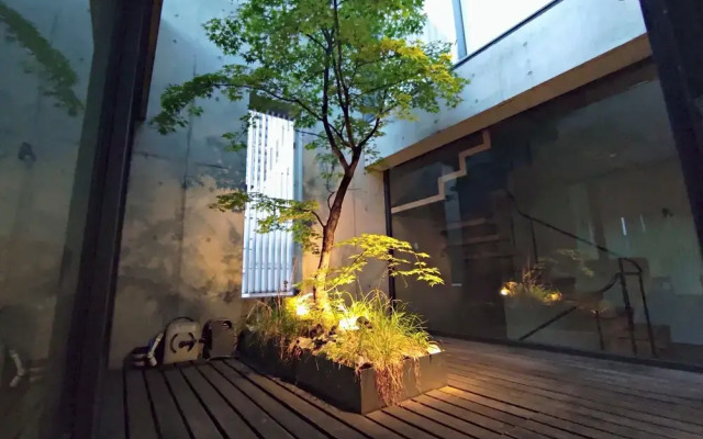 Grass Bldg