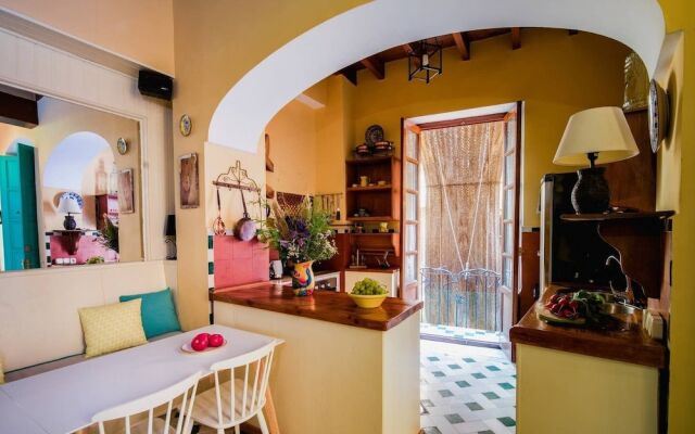 Eva Recommends Abades