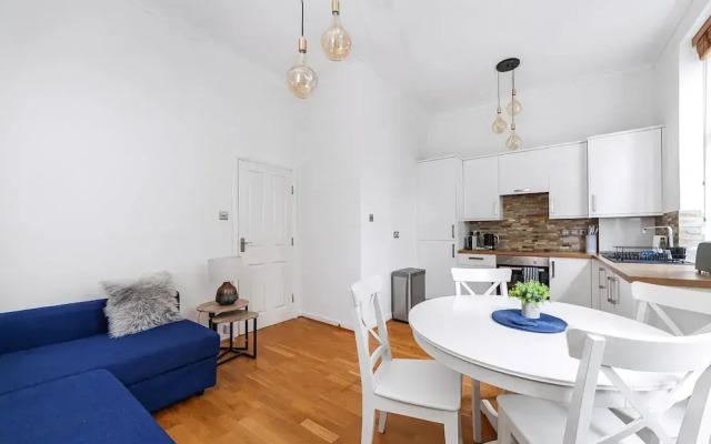 Period Flat in Islington With Modern Charm