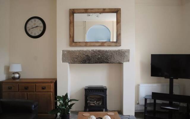 Inviting 2-Bed House in Hebden Bridge