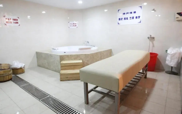 Zhangqiu Haitai Hotel