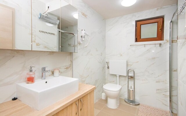 Stunning Home in Premantura With Wifi and 3 Bedrooms