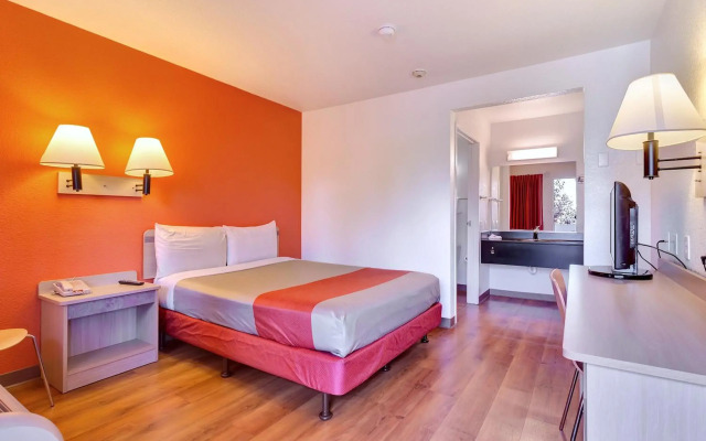 Motel 6 Rohnert Park, CA