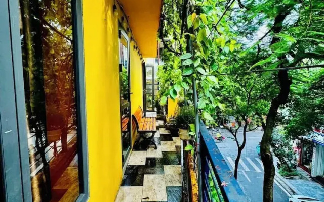 Autumn Hanoi House Bat Su