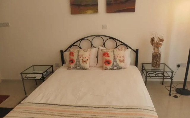 Studio, E104 with double bed, kitchen & shower room, sunny balcony